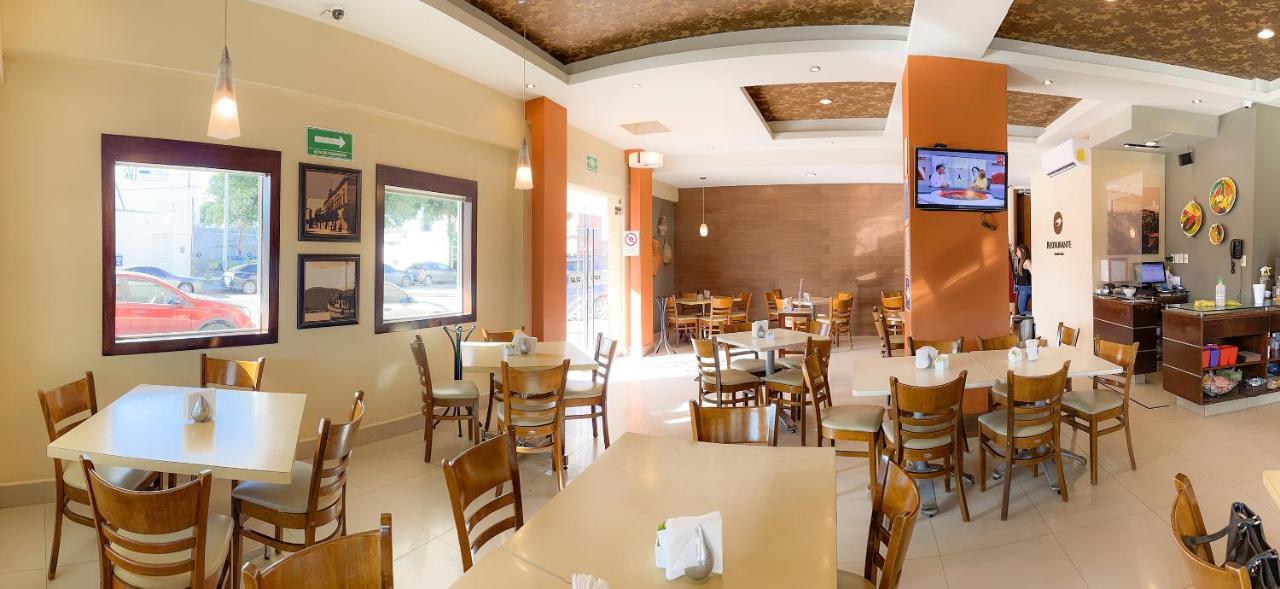Hotel Fenix ลอสโมชิส ภายนอก รูปภาพ