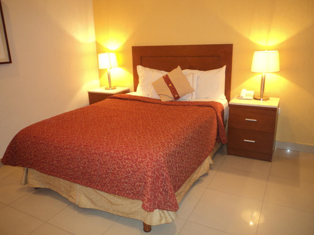 Hotel Fenix ลอสโมชิส ห้อง รูปภาพ